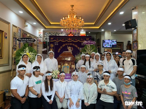 Con gái nghệ sĩ Lý Huỳnh cảm ơn Chính phủ đã giúp chị được về nước chăm sóc cha - Ảnh 10. Con gái nghệ sĩ Lý Huỳnh cảm ơn Chính phủ đã giúp chị được về nước chăm sóc cha - Ảnh 10.