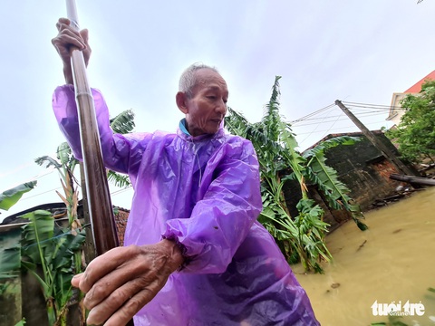 Cơn lũ đi qua, gia sản trôi theo dòng nước bạc - Ảnh 9. Cơn lũ đi qua, gia sản trôi theo dòng nước bạc - Ảnh 9.