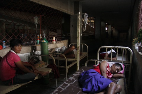 Thiên nhiên cuồng nộ - Kỳ 4: Sự hủy diệt của siêu bão Haiyan - Ảnh 1. Thiên nhiên cuồng nộ - Kỳ 4: Sự hủy diệt của siêu bão Haiyan - Ảnh 1.