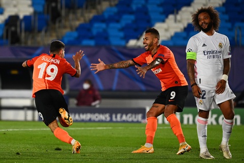 Champions League chào hàng ấn tượng - Ảnh 1. Champions League chào hàng ấn tượng - Ảnh 1.