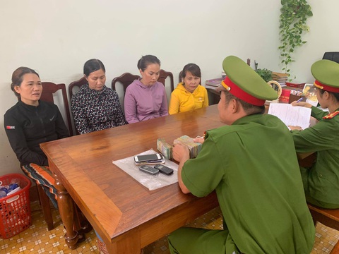 Phá đường dây ghi số đề qua mạng với số tiền 5 tỉ đồng mỗi tháng - Ảnh 1. Phá đường dây ghi số đề qua mạng với số tiền 5 tỉ đồng mỗi tháng - Ảnh 1.