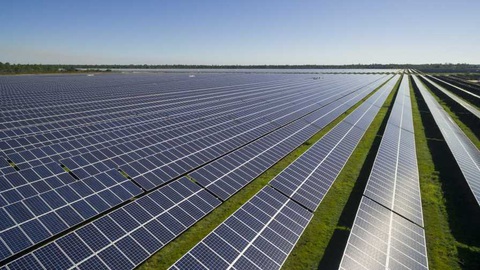 Úc xây dựng cánh đồng điện mặt trời lớn nhất thế giới - Ảnh 1. Úc xây dựng cánh đồng điện mặt trời lớn nhất thế giới - Ảnh 1.