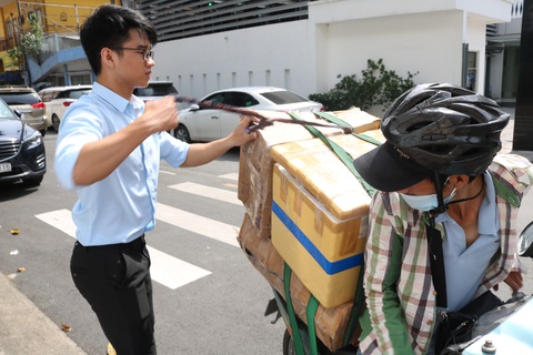 Quyên góp hàng ngàn bộ sách giáo khoa cũ tặng học sinh miền Trung - Ảnh 3. Quyên góp hàng ngàn bộ sách giáo khoa cũ tặng học sinh miền Trung - Ảnh 3.