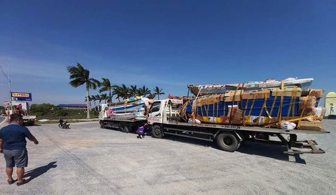 Hơn 90 tỉ đồng trong ngày đầu Hải Phòng vận động ủng hộ miền Trung - Ảnh 4. Hơn 90 tỉ đồng trong ngày đầu Hải Phòng vận động ủng hộ miền Trung - Ảnh 4.