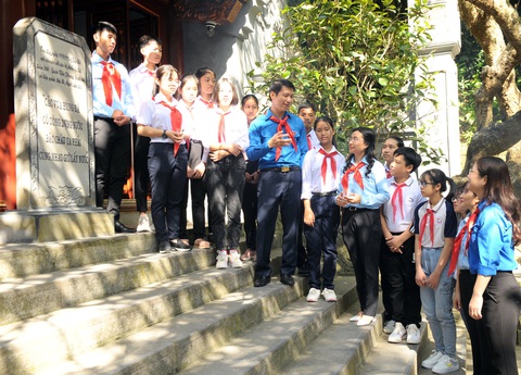 Cam kết trao tặng hàng ngàn đầu sách cho thư viện măng non - Ảnh 2. Cam kết trao tặng hàng ngàn đầu sách cho thư viện măng non - Ảnh 2.