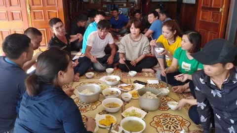 Khách sạn, tiệm sửa xe, quán cà phê ở Hà Tĩnh miễn phí cho bà con - Ảnh 3. Khách sạn, tiệm sửa xe, quán cà phê ở Hà Tĩnh miễn phí cho bà con - Ảnh 3.