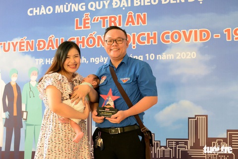 Tri ân Tuyến đầu chống dịch: Nặng thương hai tiếng đồng bào - Ảnh 15. Tri ân Tuyến đầu chống dịch: Nặng thương hai tiếng đồng bào - Ảnh 15.