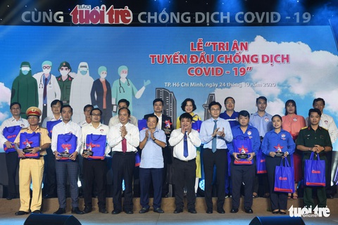 Tri ân Tuyến đầu chống dịch: Nặng thương hai tiếng đồng bào - Ảnh 14. Tri ân Tuyến đầu chống dịch: Nặng thương hai tiếng đồng bào - Ảnh 14.
