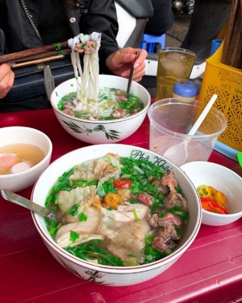Phở Hà Nội, phở Sài Gòn trong mắt người Huế như thế nào? - Ảnh 2. Phở Hà Nội, phở Sài Gòn trong mắt người Huế như thế nào? - Ảnh 2.