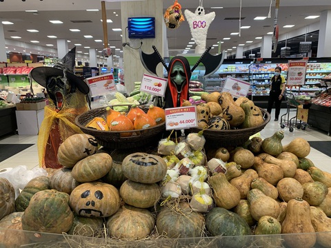 Halloween đã tăng độ nóng, hàng Trung Quốc vẫn áp đảo - Ảnh 7. Halloween đã tăng độ nóng, hàng Trung Quốc vẫn áp đảo - Ảnh 7.