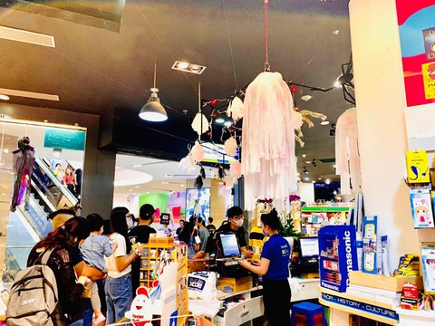 Halloween đã tăng độ nóng, hàng Trung Quốc vẫn áp đảo - Ảnh 4. Halloween đã tăng độ nóng, hàng Trung Quốc vẫn áp đảo - Ảnh 4.