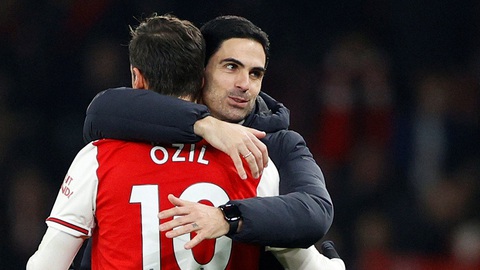 Arsenal thực dụng hơn khi không còn Ozil - Ảnh 1. Arsenal thực dụng hơn khi không còn Ozil - Ảnh 1.