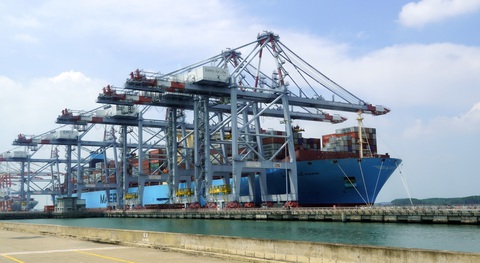 Siêu tàu container dài bằng 4 sân bóng đá cập Cái Mép - Thị Vải - Ảnh 1. Siêu tàu container dài bằng 4 sân bóng đá cập Cái Mép - Thị Vải - Ảnh 1.