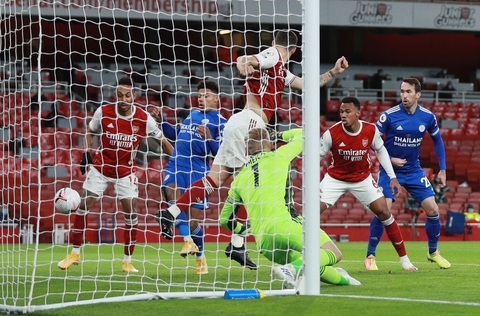 Dứt điểm kém, Arsenal trả giá vì bàn thắng muộn của Vardy - Ảnh 2. Dứt điểm kém, Arsenal trả giá vì bàn thắng muộn của Vardy - Ảnh 2.