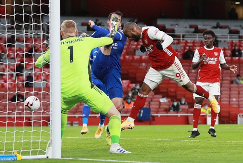 Dứt điểm kém, Arsenal trả giá vì bàn thắng muộn của Vardy - Ảnh 3. Dứt điểm kém, Arsenal trả giá vì bàn thắng muộn của Vardy - Ảnh 3.
