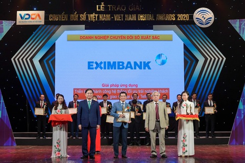 Eximbank nhận giải thưởng chuyển đổi số Việt Nam 2020 - Ảnh 1. Eximbank nhận giải thưởng chuyển đổi số Việt Nam 2020 - Ảnh 1.