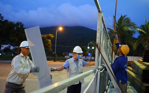 Bão số 9: Hôm nay 27-10, phải hoàn thành di dời dân đến nơi an toàn - Ảnh 3. Bão số 9: Hôm nay 27-10, phải hoàn thành di dời dân đến nơi an toàn - Ảnh 3.