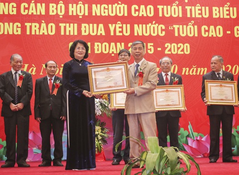 Bảo đảm người cao tuổi có cơ hội hưởng thụ các thành quả phát triển - Ảnh 2. Bảo đảm người cao tuổi có cơ hội hưởng thụ các thành quả phát triển - Ảnh 2.
