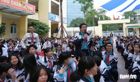 Tìm hiểu tuổi trẻ Việt Nam qua tem bưu chính - Ảnh 1. Tìm hiểu tuổi trẻ Việt Nam qua tem bưu chính - Ảnh 1.