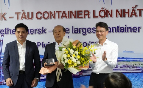 Siêu tàu container dài bằng 4 sân bóng đá cập Cái Mép - Thị Vải - Ảnh 5. Siêu tàu container dài bằng 4 sân bóng đá cập Cái Mép - Thị Vải - Ảnh 5.