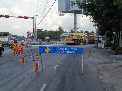 Sửa chữa nhiều tuyến quốc lộ ở miền Tây bị hư hỏng, ngập nước - Ảnh 2. Sửa chữa nhiều tuyến quốc lộ ở miền Tây bị hư hỏng, ngập nước - Ảnh 2.