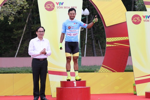 Tuấn Kiệt rút thắng Nguyệt Minh nửa bánh xe - Ảnh 3. Tuấn Kiệt rút thắng Nguyệt Minh nửa bánh xe - Ảnh 3.