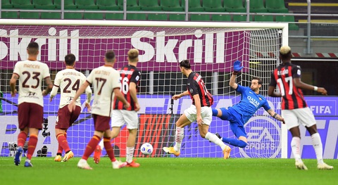 Xem Ibrahimovic lập cú đúp, mới nhập cuộc đã mở tỉ số - Ảnh 2. Xem Ibrahimovic lập cú đúp, mới nhập cuộc đã mở tỉ số - Ảnh 2.