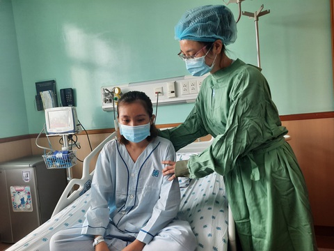 Nhận quyên góp hơn 126 triệu đồng, tặng lại người cùng cảnh ngộ, cứu trợ lũ lụt - Ảnh 1. Nhận quyên góp hơn 126 triệu đồng, tặng lại người cùng cảnh ngộ, cứu trợ lũ lụt - Ảnh 1.