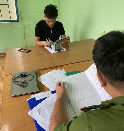 Bắt trưởng đại diện và phóng viên tạp chí Thương hiệu và Pháp luật tống tiền doanh nghiệp - Ảnh 2. Bắt trưởng đại diện và phóng viên tạp chí Thương hiệu và Pháp luật tống tiền doanh nghiệp - Ảnh 2.