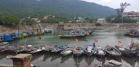Khoảnh khắc lặng yên đáng sợ trước giờ bão đổ bộ ở Quảng Nam - Ảnh 4. Khoảnh khắc lặng yên đáng sợ trước giờ bão đổ bộ ở Quảng Nam - Ảnh 4.