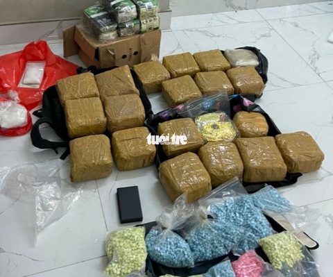 TP.HCM phá án ma túy lớn, bắt ít nhất 10 nghi phạm, thu hơn 100kg ma túy - Ảnh 1. TP.HCM phá án ma túy lớn, bắt ít nhất 10 nghi phạm, thu hơn 100kg ma túy - Ảnh 1.