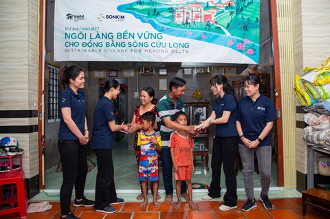 Ngôi làng bền vững kỳ 7: Ngôi nhà vững chãi mở ra hi vọng, vun đắp tương lai tươi sáng - Ảnh 3. Ngôi làng bền vững kỳ 7: Ngôi nhà vững chãi mở ra hi vọng, vun đắp tương lai tươi sáng - Ảnh 3.