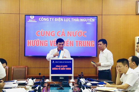 EVNNPC ủng hộ 4,7 tỉ đồng khắc phục hậu quả bão lũ Miền Trung - Ảnh 4. EVNNPC ủng hộ 4,7 tỉ đồng khắc phục hậu quả bão lũ Miền Trung - Ảnh 4.