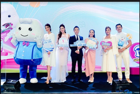 Những khoảnh khắc ấn tượng trong buổi livestream ra mắt siêu phẩm Tã quần Bobby - Ảnh 11. Những khoảnh khắc ấn tượng trong buổi livestream ra mắt siêu phẩm Tã quần Bobby - Ảnh 11.