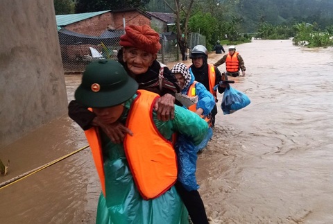 Bắc Tây Nguyên: Lũ rút, mưa ngớt, giao thông nối lại - Ảnh 1. Bắc Tây Nguyên: Lũ rút, mưa ngớt, giao thông nối lại - Ảnh 1.