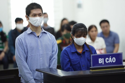 Hoãn phiên tòa mẹ và cha dượng dùng ma túy, đánh con gái 3 tuổi đến chết - Ảnh 1. Hoãn phiên tòa mẹ và cha dượng dùng ma túy, đánh con gái 3 tuổi đến chết - Ảnh 1.
