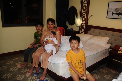 Dân Hội An vào trú bão trong… villa, resort: Cứ ở thoải mái, bão tan biển yên hẵng về - Ảnh 4. Dân Hội An vào trú bão trong… villa, resort: Cứ ở thoải mái, bão tan biển yên hẵng về - Ảnh 4.