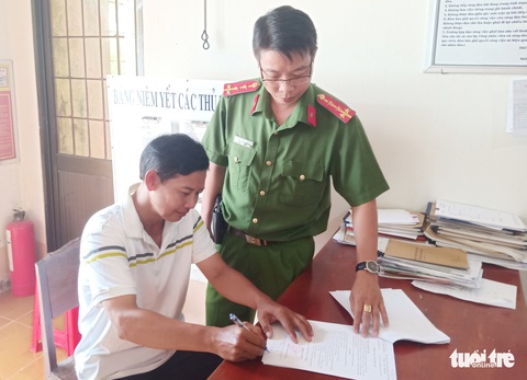 Bắt cựu giám đốc Quỹ tín dụng Cầu Quan giúp cấp trên chiếm đoạt hơn 5 tỉ - Ảnh 2. Bắt cựu giám đốc Quỹ tín dụng Cầu Quan giúp cấp trên chiếm đoạt hơn 5 tỉ - Ảnh 2.