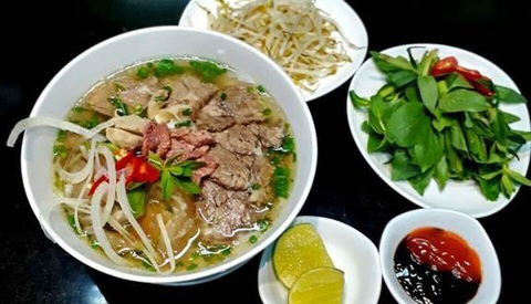 Phở Paris có gì lạ không em? - Ảnh 1. Phở Paris có gì lạ không em? - Ảnh 1.