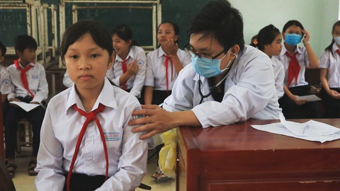 Hạnh phúc lớn lao khi được khám, chữa bệnh cho bà con vùng sâu, vùng xa - Ảnh 2. Hạnh phúc lớn lao khi được khám, chữa bệnh cho bà con vùng sâu, vùng xa - Ảnh 2.
