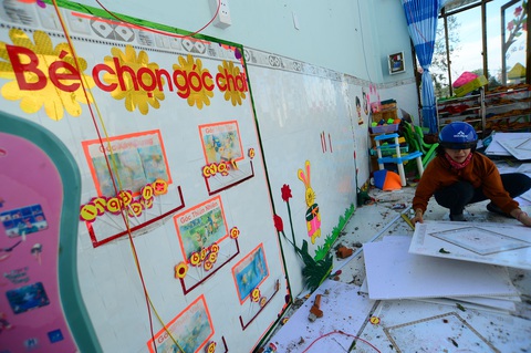 Tan hoang những ngôi trường ở tâm bão Quảng Ngãi - Ảnh 5. Tan hoang những ngôi trường ở tâm bão Quảng Ngãi - Ảnh 5.