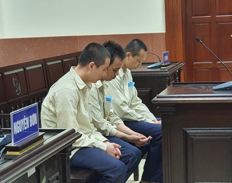 Can ngăn cãi vã, dẫn đến xô xát rồi cùng nhau vào tù - Ảnh 1. Can ngăn cãi vã, dẫn đến xô xát rồi cùng nhau vào tù - Ảnh 1.