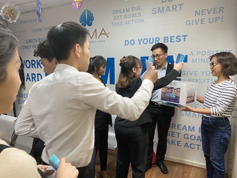 Hơn 1.000 nhân viên Công ty Vịnh Thiên Đường sẻ chia cùng miền Trung - Ảnh 1. Hơn 1.000 nhân viên Công ty Vịnh Thiên Đường sẻ chia cùng miền Trung - Ảnh 1.