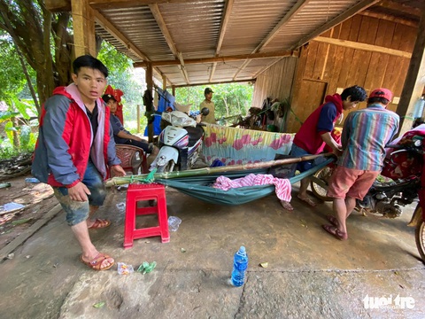 NÓNG: Những hình ảnh đầu tiên của nạn nhân vụ sạt lở ở Trà Leng - Ảnh 12. NÓNG: Những hình ảnh đầu tiên của nạn nhân vụ sạt lở ở Trà Leng - Ảnh 12.