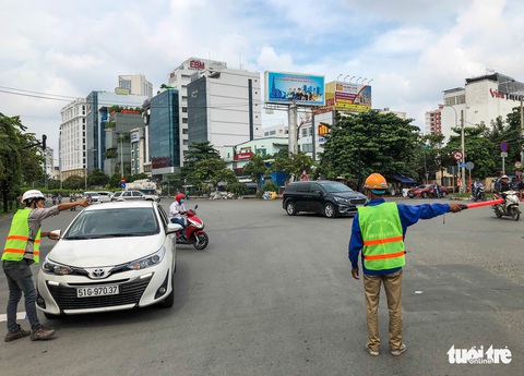 Cấm xe qua cầu vượt Nguyễn Hữu Cảnh 6 tháng để sửa đường - Ảnh 3. Cấm xe qua cầu vượt Nguyễn Hữu Cảnh 6 tháng để sửa đường - Ảnh 3.