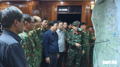 Nóng: Hai vụ sạt lở vùi lấp 53 người ở Quảng Nam, đã thông đường vào Nam Trà My - Ảnh 17. Nóng: Hai vụ sạt lở vùi lấp 53 người ở Quảng Nam, đã thông đường vào Nam Trà My - Ảnh 17.