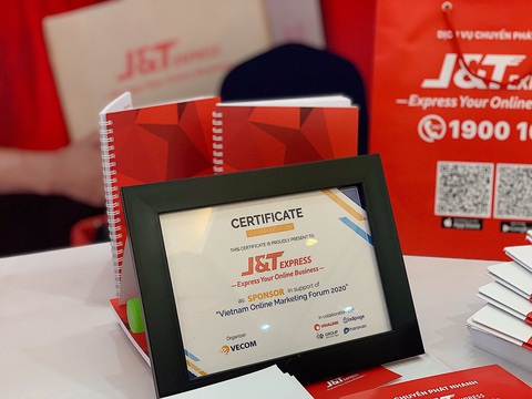 J&T Express đồng hành cùng Hiệp hội Thương mại Điện tử Việt Nam - Ảnh 1. J&T Express đồng hành cùng Hiệp hội Thương mại Điện tử Việt Nam - Ảnh 1.