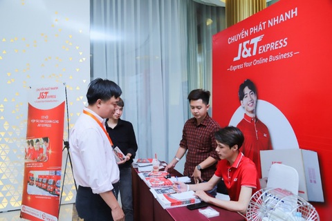 J&T Express đồng hành cùng Hiệp hội Thương mại Điện tử Việt Nam - Ảnh 4. J&T Express đồng hành cùng Hiệp hội Thương mại Điện tử Việt Nam - Ảnh 4.