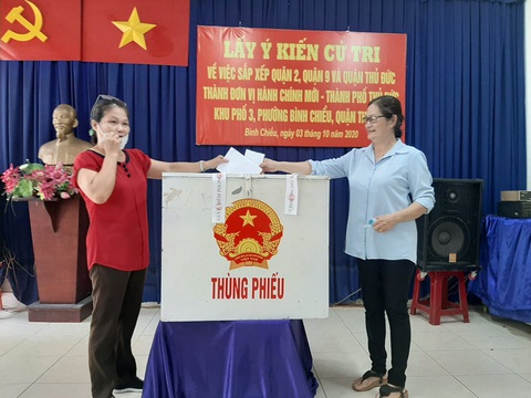 Người dân TP.HCM đi bỏ phiếu về việc thành lập TP Thủ Đức - Ảnh 3. Người dân TP.HCM đi bỏ phiếu về việc thành lập TP Thủ Đức - Ảnh 3.