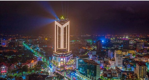 Huế chậm phát triển nhưng vậy mà may? - Ảnh 4. Huế chậm phát triển nhưng vậy mà may? - Ảnh 4.